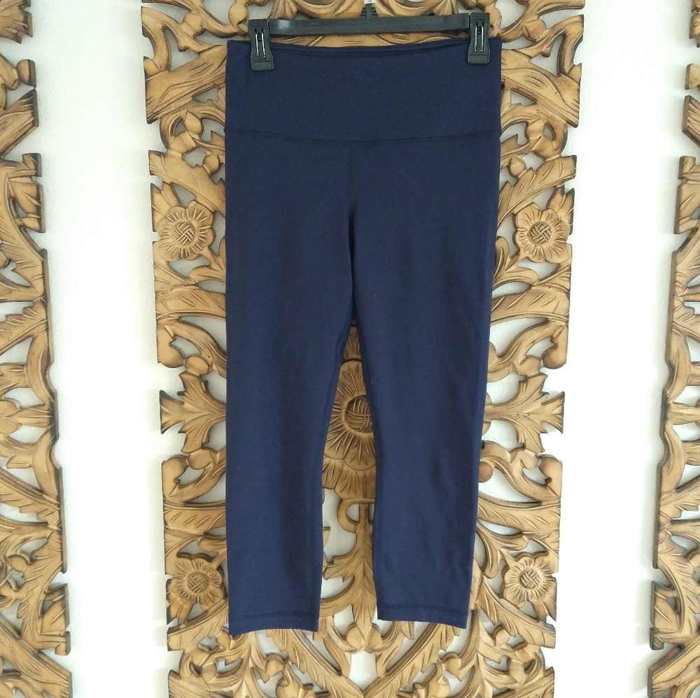 NWOT Yogalicious Capri Sz M
